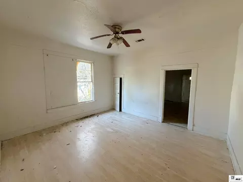 Living - 107 Peach St, Monroe, LA 71202 photo 7 of 8