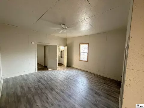 Living - 107 Peach St, Monroe, LA 71202 photo 2 of 8