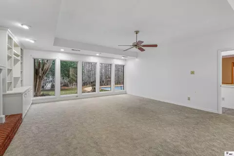 Living - 219 Raymond Dr, Monroe, LA 71203 photo 6 of 6