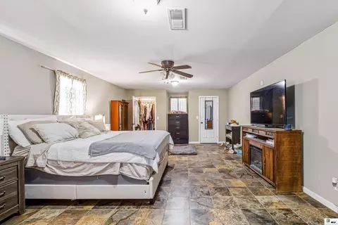 Bedroom - 6349 Bryan Loop, Bastrop, LA 71220 photo 4 of 6