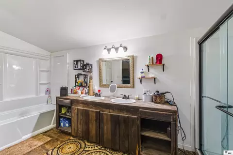 Bath - 6349 Bryan Loop, Bastrop, LA 71220 photo 3 of 4