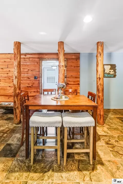 Dining - 6349 Bryan Loop, Bastrop, LA 71220 photo 2 of 2