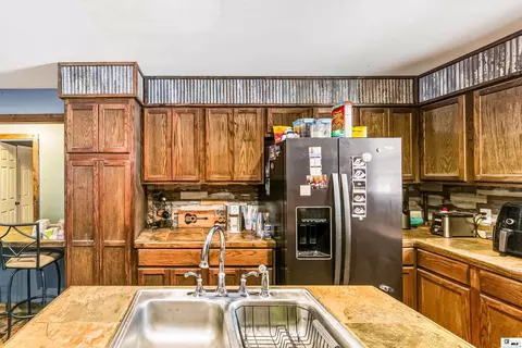 Kitchen - 6349 Bryan Loop, Bastrop, LA 71220 photo 4 of 4