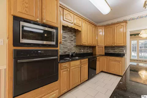 Kitchen - 2805 Post Oak Dr, Ruston, LA 71270 photo 3 of 4