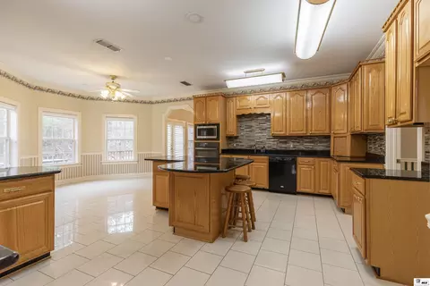 Kitchen - 2805 Post Oak Dr, Ruston, LA 71270 photo 2 of 4