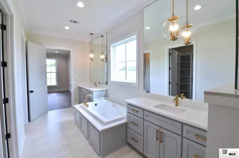 Bath - 165 Loblolly Ln, Choudrant, LA 71227 photo 7 of 11