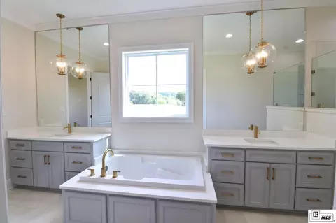 Bath - 165 Loblolly Ln, Choudrant, LA 71227 photo 6 of 11