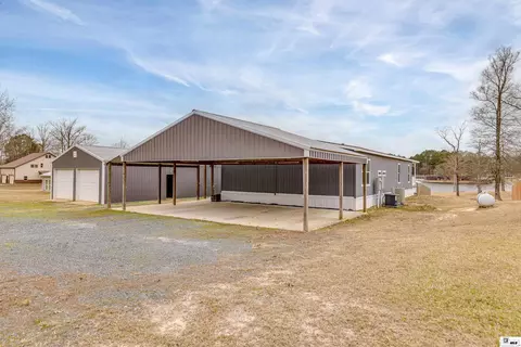 261 Twisted Oak Ln, Chatham, LA 71226