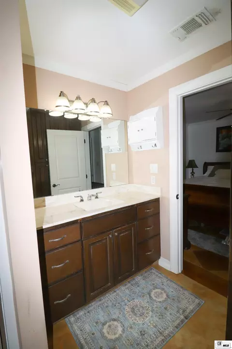Bath - 3458 Highway 818, Ruston, LA 71270 photo 4 of 5