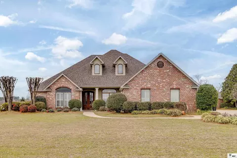 385 Dozier Creek Cir, Farmerville, LA 71241