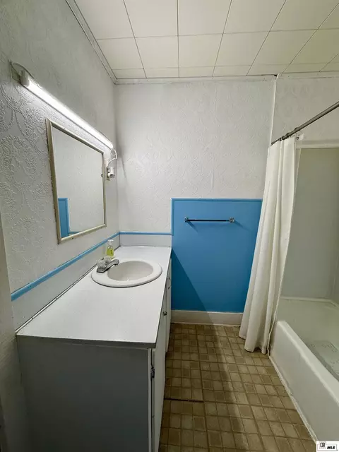 Bath - 4640 Ashley Ave, Collinston, LA 71229 photo 2 of 4