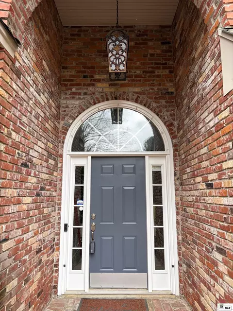 Entry Way - 392 Tremont Dr, Ruston, LA 71270 photo 1 of 2