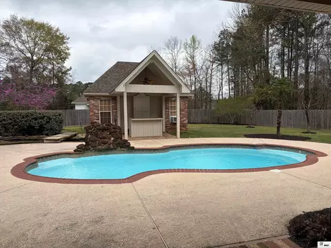 Exterior - 392 Tremont Dr, Ruston, LA 71270 photo 7 of 11