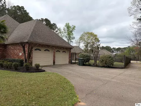 Exterior - 392 Tremont Dr, Ruston, LA 71270 photo 3 of 11
