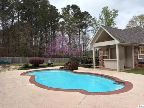 Exterior - 392 Tremont Dr, Ruston, LA 71270 photo 6 of 11