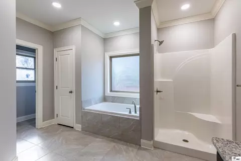 Bath - 123 Lovemore Dr, Ruston, LA 71270 photo 2 of 6