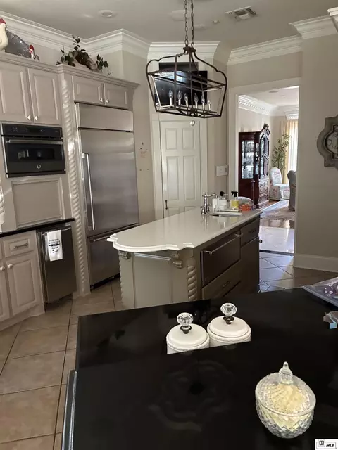 Kitchen - 220 Crestview Dr, Choudrant, LA 71227 photo 1 of 2