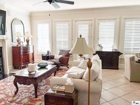 Living - 220 Crestview Dr, Choudrant, LA 71227 photo 2 of 5