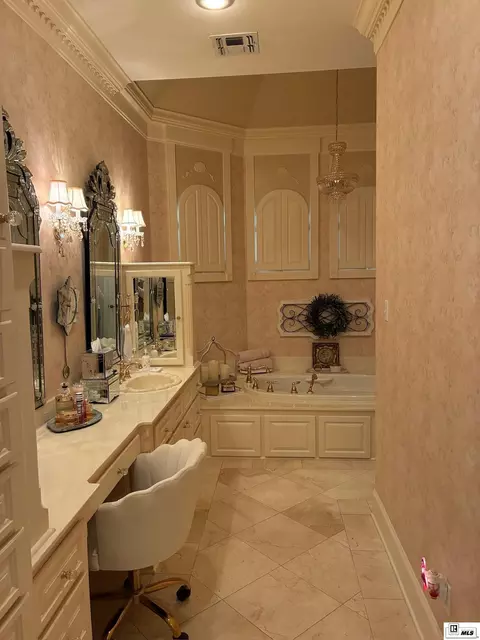 Bath - 220 Crestview Dr, Choudrant, LA 71227 photo 2 of 3