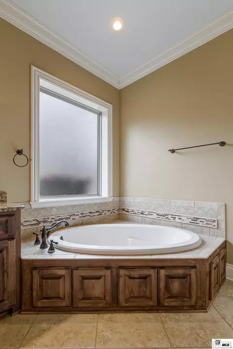 Bath - 2210 Llangeler Dr, Ruston, LA 71270 photo 3 of 7