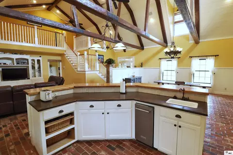 Kitchen - 643 Patterson Rd, Choudrant, LA 71227 photo 2 of 3
