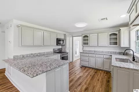 Kitchen - 811 Lake Loop Rd, Downsville, LA 71234 photo 1 of 4