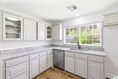 Kitchen - 811 Lake Loop Rd, Downsville, LA 71234 photo 2 of 4