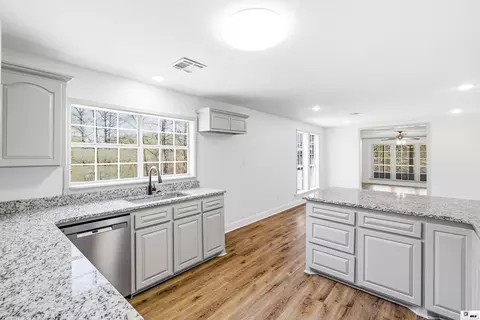 Kitchen - 811 Lake Loop Rd, Downsville, LA 71234 photo 4 of 4