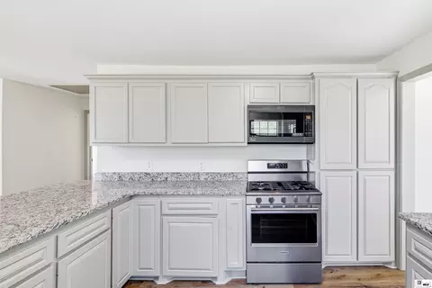 Kitchen - 811 Lake Loop Rd, Downsville, LA 71234 photo 3 of 4