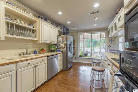 Kitchen - 150 Burgessville Rd, Ruston, LA 71270 photo 1 of 2