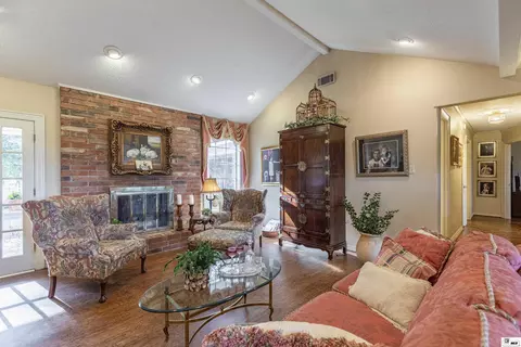 Living - 150 Burgessville Rd, Ruston, LA 71270 photo 3 of 3