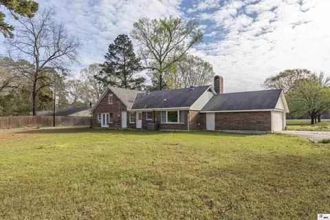 Exterior - 2704 Vienna St, Ruston, LA 71273 photo 1 of 4
