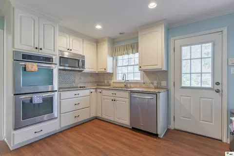 Kitchen - 2704 Vienna St, Ruston, LA 71273 photo 1 of 1