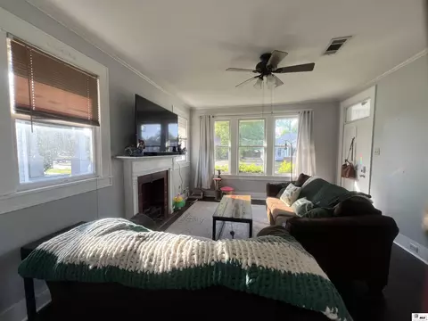 Living - 404 Bres Ave, Monroe, LA 71201 photo 1 of 3