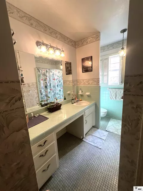 Bath - 1501 Caddo St, Ruston, LA 71270 photo 2 of 4