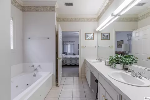 Bath - 707 Hundred Oaks Dr, Ruston, LA 71270 photo 4 of 4