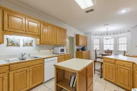 Kitchen - 707 Hundred Oaks Dr, Ruston, LA 71270 photo 2 of 3