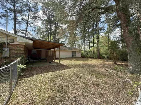 Exterior - 908 S Maple St, Ruston, LA 71270 photo 2 of 3