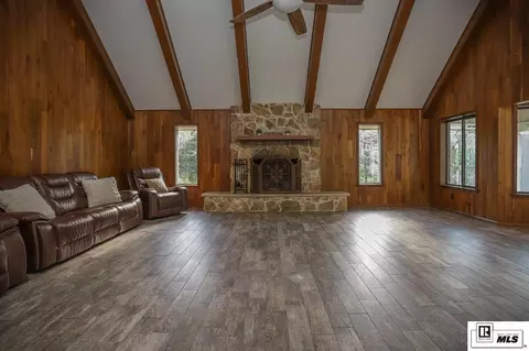 Living - 217 Old Wire Rd, Ruston, LA 71270 photo 2 of 4