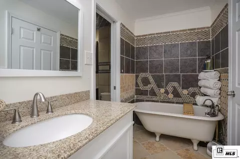 Bath - 217 Old Wire Rd, Ruston, LA 71270 photo 3 of 9