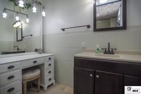 Bath - 217 Old Wire Rd, Ruston, LA 71270 photo 6 of 9
