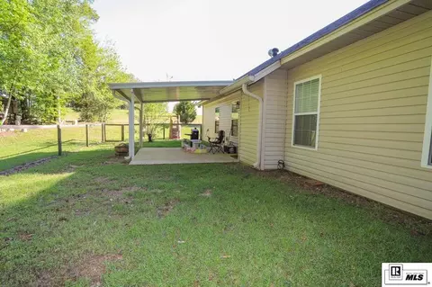 Exterior - 915 Woods Rd, Ruston, LA 71270 photo 5 of 7