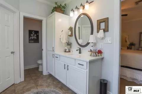 Bath - 915 Woods Rd, Ruston, LA 71270 photo 2 of 7