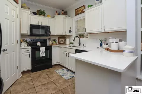 Kitchen - 915 Woods Rd, Ruston, LA 71270 photo 1 of 3