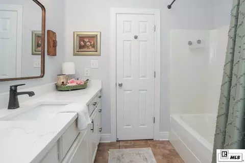 Bath - 915 Woods Rd, Ruston, LA 71270 photo 7 of 7