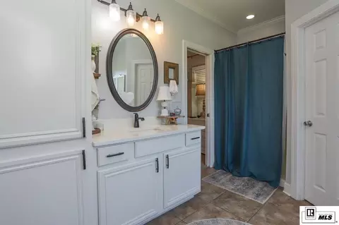 Bath - 915 Woods Rd, Ruston, LA 71270 photo 4 of 7