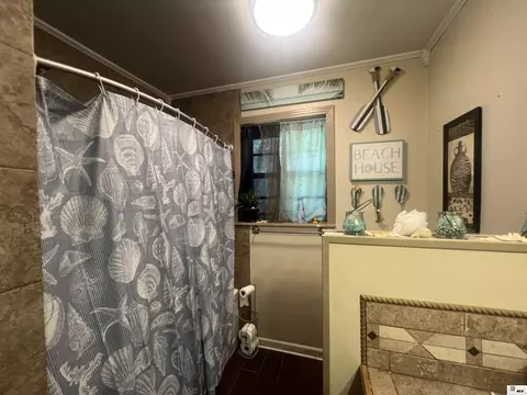 Bath - 127 Forrest Ave, Bastrop, LA 71220 photo 6 of 6