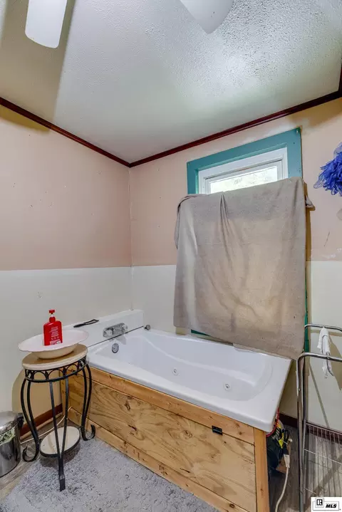 Bath - 254 Chatham Spur Rd, Ruston, LA 71270 photo 2 of 2