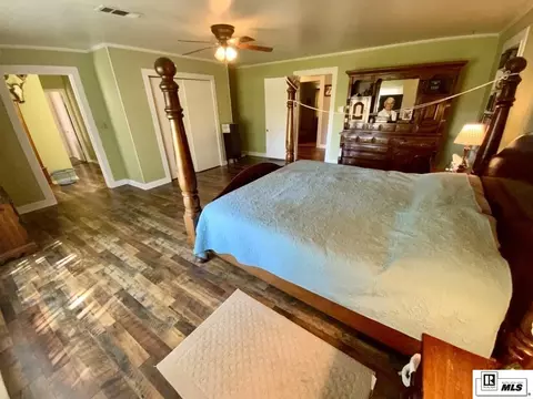 Bedroom - 210 Grady Ln, Gilbert, LA 71336 photo 3 of 5
