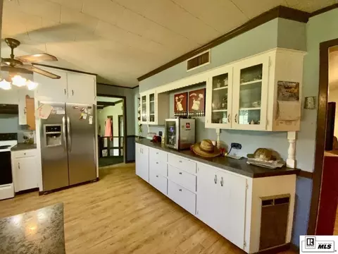 Kitchen - 210 Grady Ln, Gilbert, LA 71336 photo 3 of 4